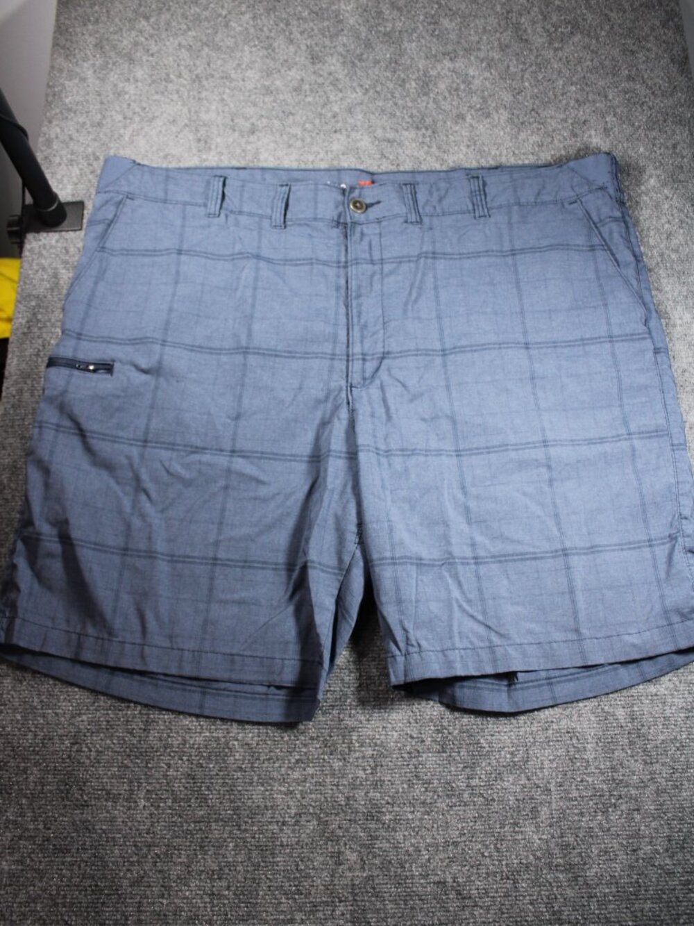 Lee Men's Performance Series Tri-Flex Shorts in a blue plaid pattern Size 50